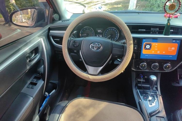 Used Toyota Corolla 2014 1.6L CVT GL-i Leather Edition Steering Wheel