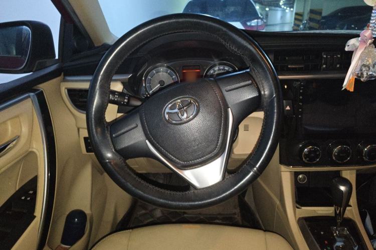 Used Toyota Corolla 2014 1.6L CVT GL-i Steering Wheel