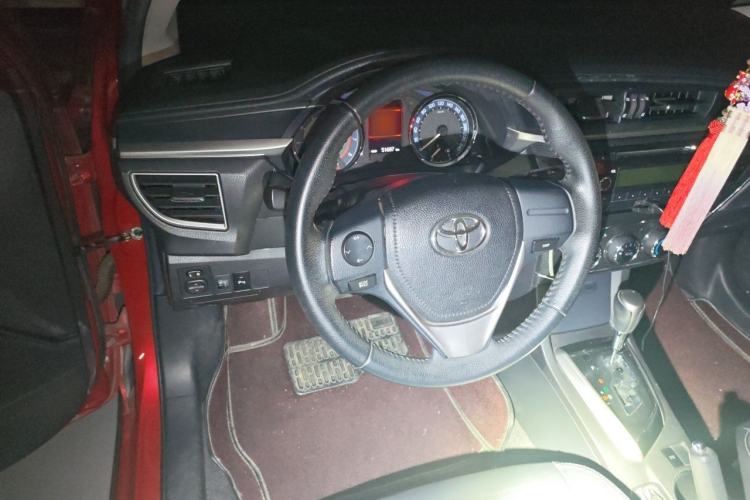 Used Toyota Corolla 2014 1.6L CVT GL-i Leather Edition Steering Wheel