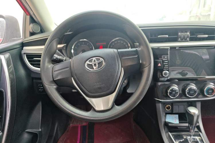 Used Toyota Corolla 2014 1.6L CVT GL-i Steering Wheel