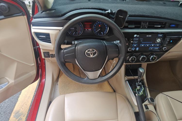 Used Toyota Corolla 2014 1.6L CVT GL-i Steering Wheel