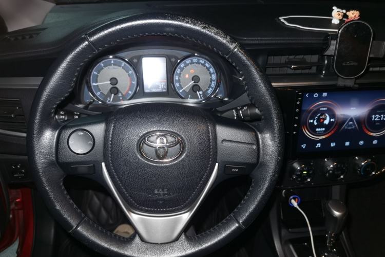 Used Toyota Corolla 2014 1.6L CVT GL-i Leather Edition Steering Wheel
