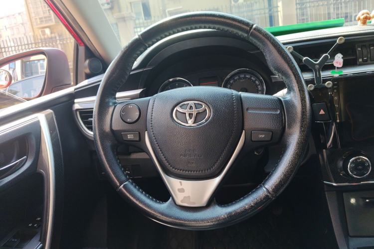 Used Toyota Corolla 2014 1.6L CVT GL-i Leather Edition Steering Wheel