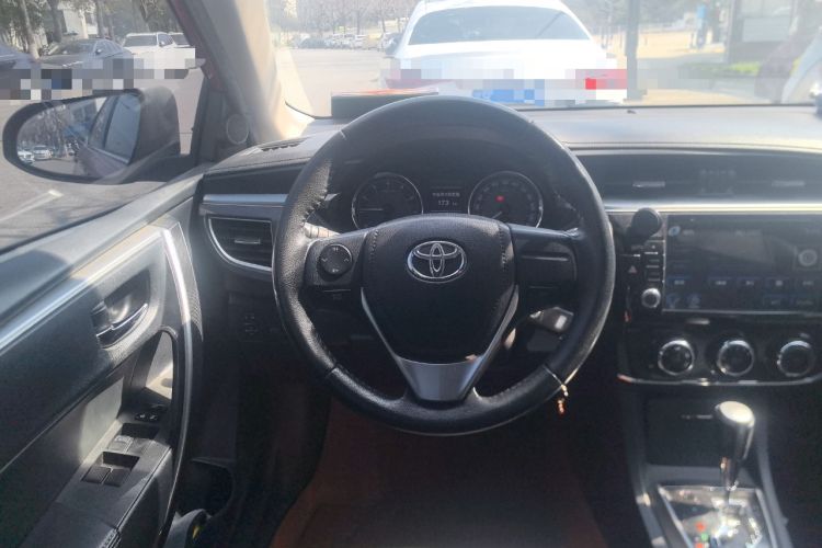 Used Toyota Corolla 2014 1.6L CVT GL-i Leather Edition Steering Wheel