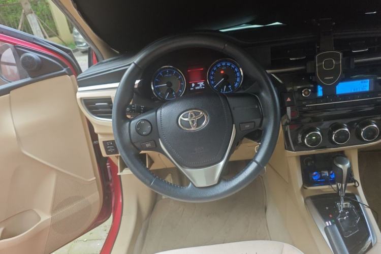 Used Toyota Corolla 2014 1.6L CVT GL-i Leather Edition Steering Wheel