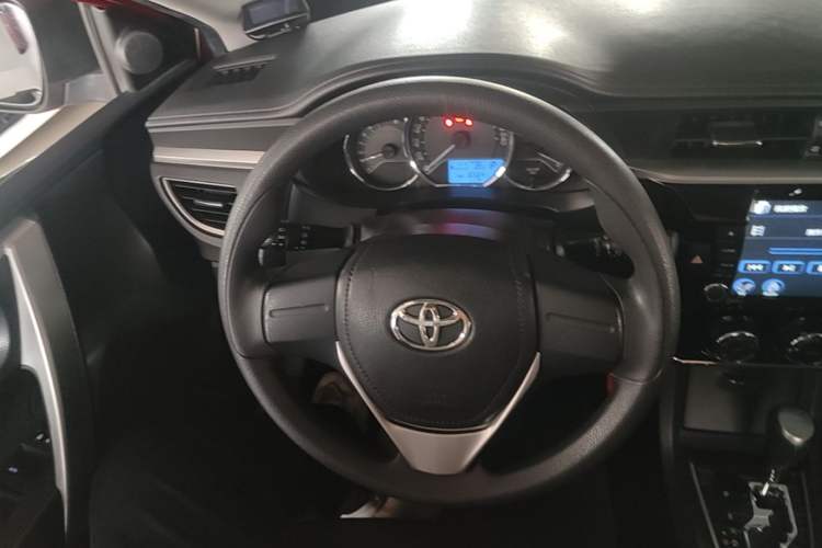 Used Toyota Corolla 2014 1.6L CVT GL Steering Wheel