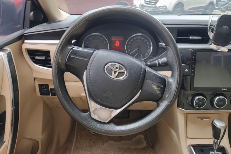 Used Toyota Corolla 2014 1.6L CVT GL-i Steering Wheel