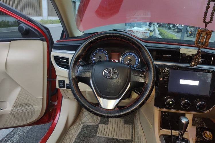 Used Toyota Corolla 2014 1.6L CVT GL-i Steering Wheel