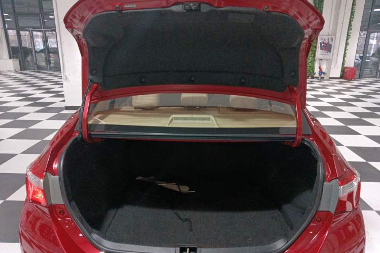 Used Toyota Corolla 2014 1.6L CVT GL Trunk