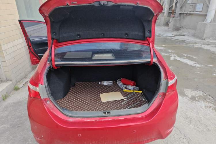 Used Toyota Corolla 2014 1.6L CVT GL-i Trunk