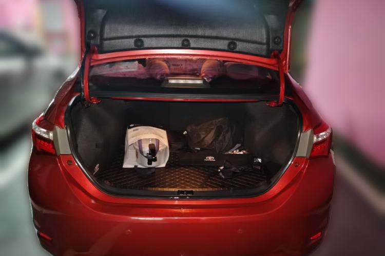 Used Toyota Corolla 2014 1.6L CVT GL-i Leather Edition Trunk