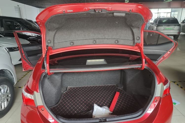 Used Toyota Corolla 2014 1.6L CVT GL Trunk
