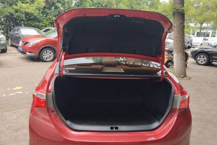 Used Toyota Corolla 2014 1.6L CVT GL-i Trunk