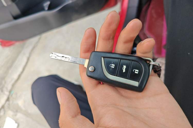 Used Toyota Corolla 2014 1.6L CVT GL-i Vehicle Key