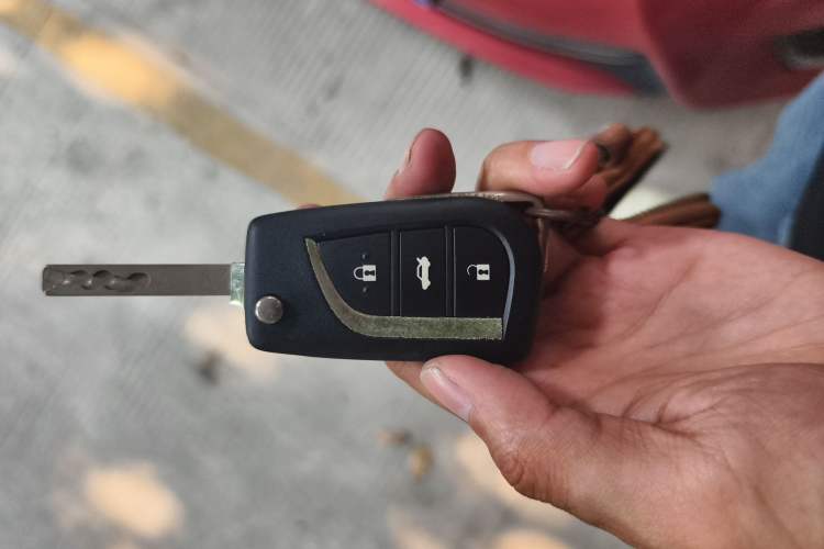 Used Toyota Corolla 2014 1.6L CVT GL-i Vehicle Key