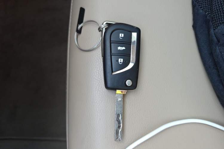 Used Toyota Corolla 2014 1.6L CVT GL Vehicle Key