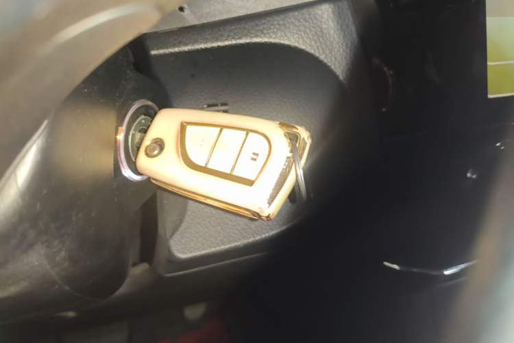 Used Toyota Corolla 2014 1.6L CVT GL-i Vehicle Key