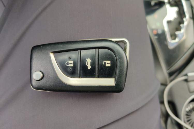 Used Toyota Corolla 2014 1.6L CVT GL Vehicle Key