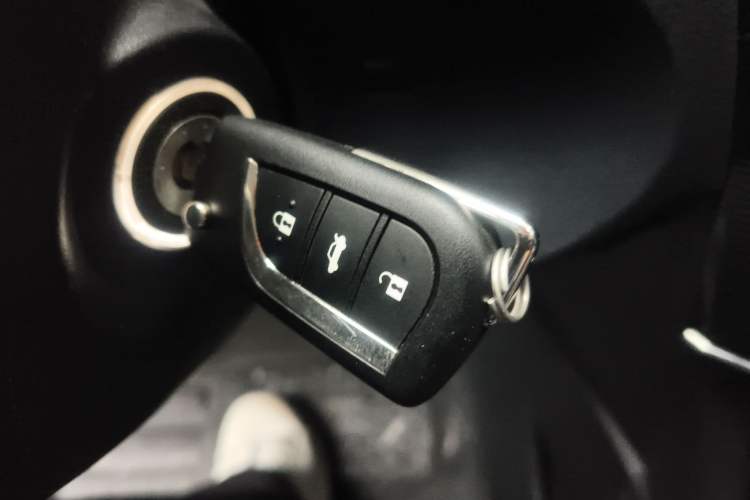 Used Toyota Corolla 2014 1.6L CVT GL-i Vehicle Key