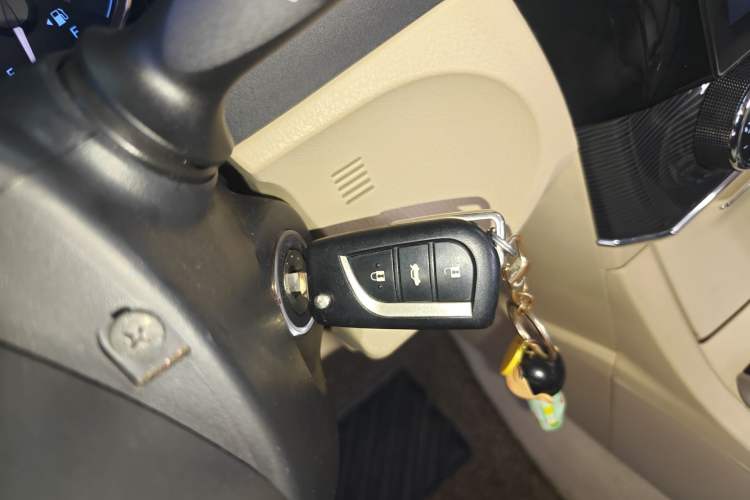 Used Toyota Corolla 2014 1.6L CVT GL-i Vehicle Key