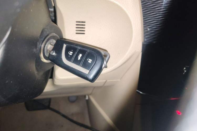 Used Toyota Corolla 2014 1.6L CVT GL Vehicle Key