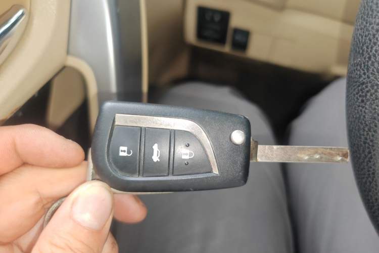 Used Toyota Corolla 2014 1.6L CVT GL Vehicle Key