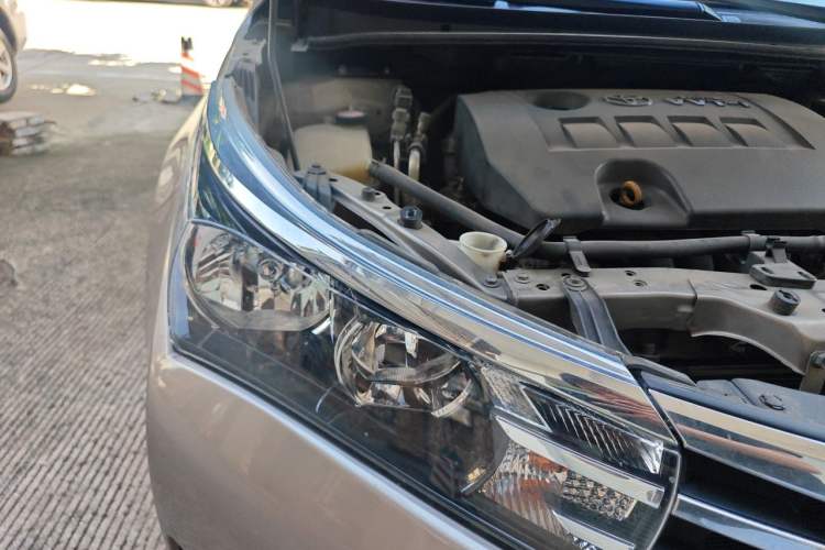 Used Toyota Corolla 2014 1.6L CVT GL-i Leather Edition Right Front Headlight