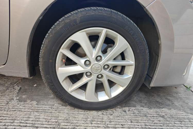Used Toyota Corolla 2014 1.6L CVT GL-i Leather Edition Right Front Wheel Hub