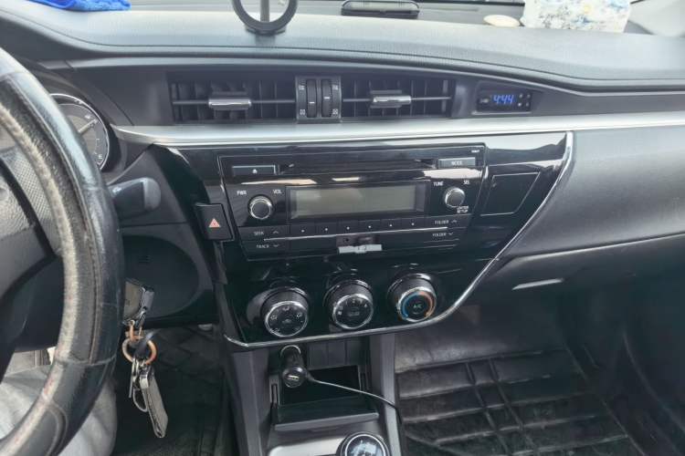 Used Toyota Corolla 2014 1.6L Manual GL Audio And AC Panel