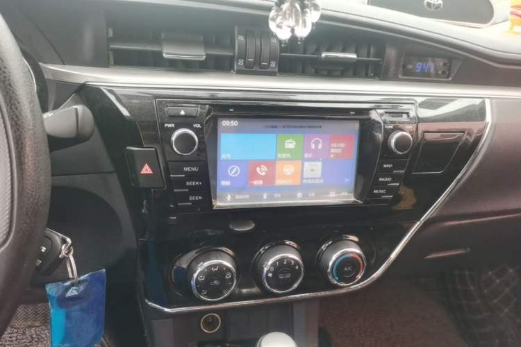 Used Toyota Corolla 2014 1.6L CVT GL Audio And AC Panel