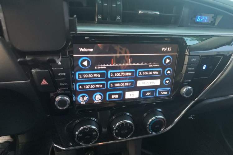 Used Toyota Corolla 2014 1.6L CVT GL-i Leather Edition Audio And AC Panel