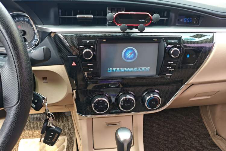 Used Toyota Corolla 2014 1.6L CVT GL-i Audio And AC Panel