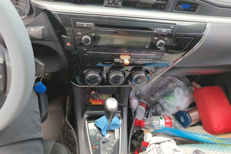 Used Toyota Corolla 2014 1.6L CVT GL Audio And AC Panel