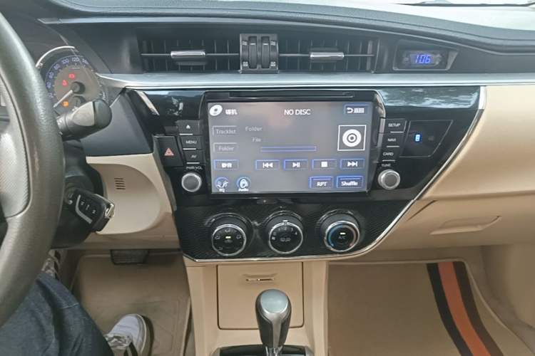 Used Toyota Corolla 2014 1.6L CVT GL-i Audio And AC Panel