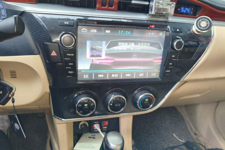 Used Toyota Corolla 2014 1.6L CVT GL-i Leather Edition Audio And AC Panel