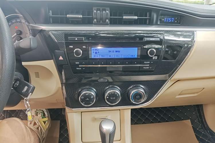 Used Toyota Corolla 2014 1.6L CVT GL-i Audio And AC Panel