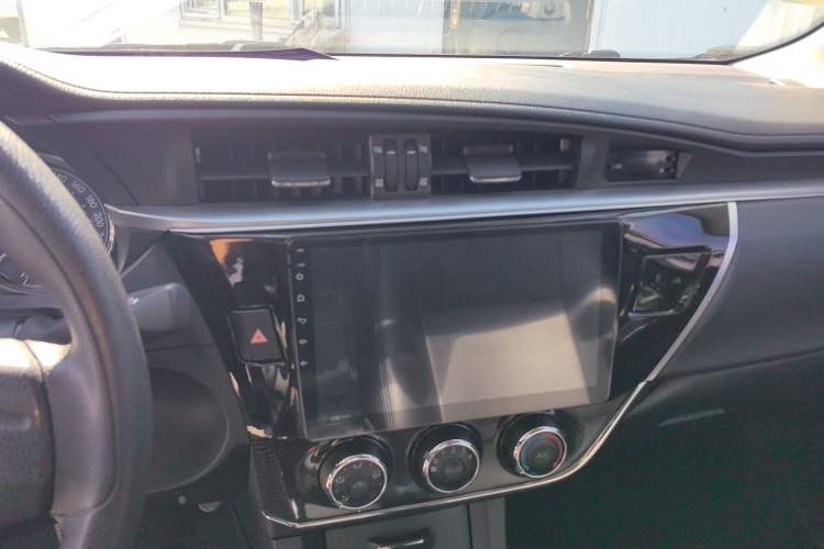 Used Toyota Corolla 2014 1.6L CVT GL-i Audio And AC Panel