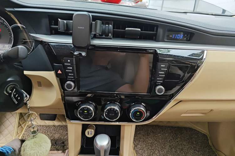 Used Toyota Corolla 2014 1.6L CVT GL Audio And AC Panel