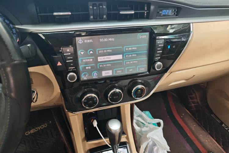 Used Toyota Corolla 2014 1.6L CVT GL-i Audio And AC Panel