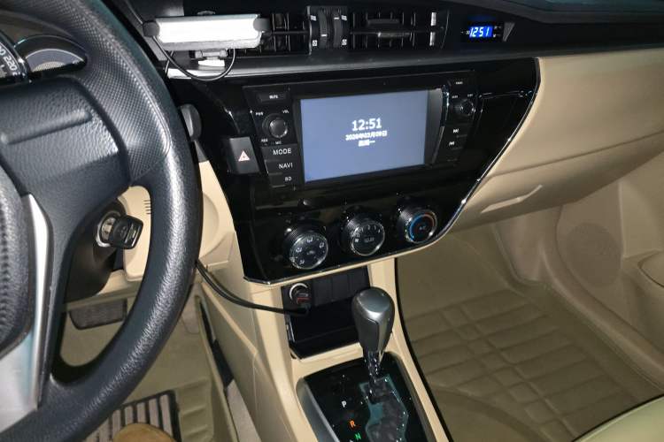 Used Toyota Corolla 2014 1.6L CVT GL Audio And AC Panel