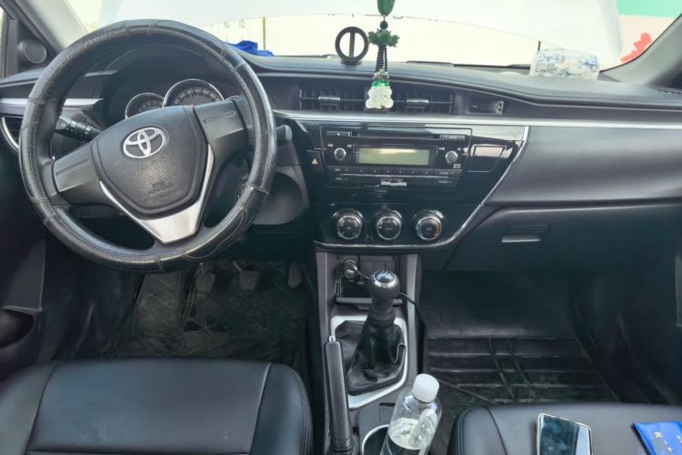 Used Toyota Corolla 2014 1.6L Manual GL Center Console
