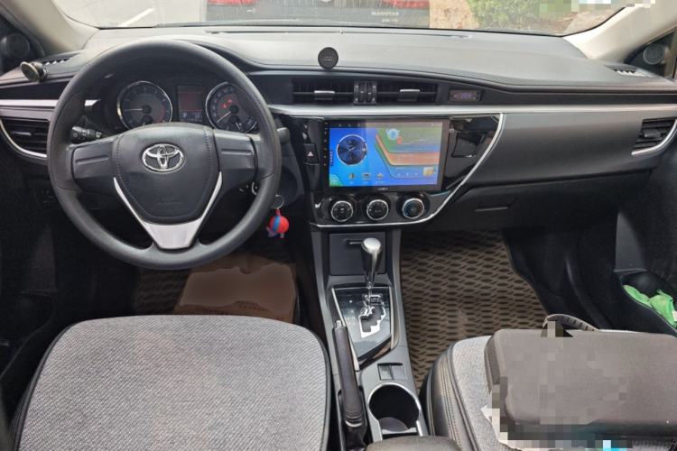 Used Toyota Corolla 2014 1.6L CVT GL-i Center Console