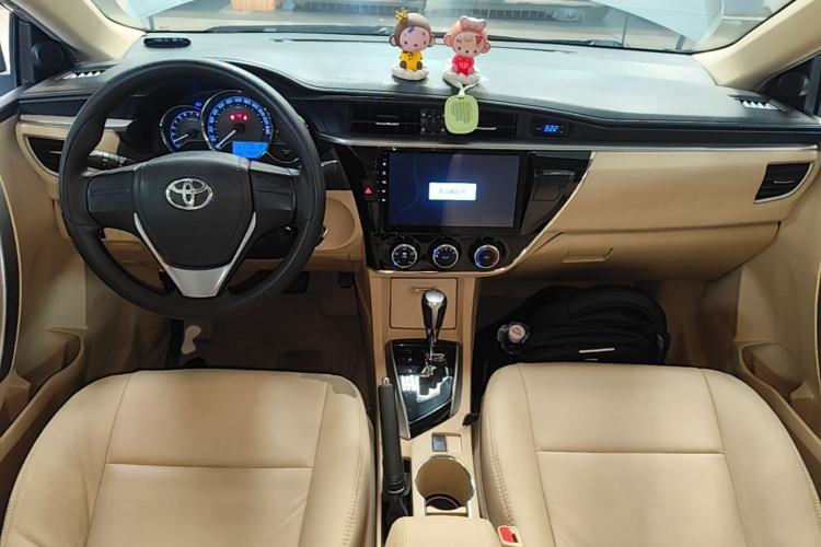 Used Toyota Corolla 2014 1.6L CVT GL Center Console
