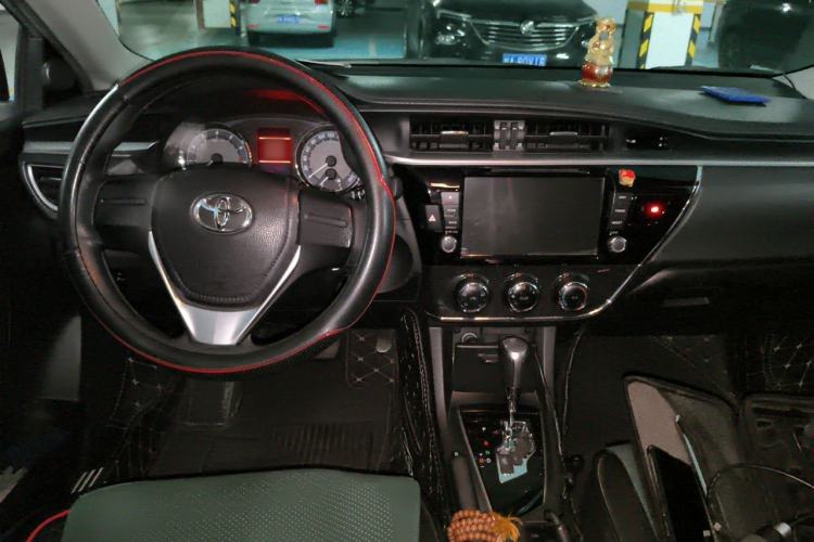 Used Toyota Corolla 2014 1.6L CVT GL-i Center Console