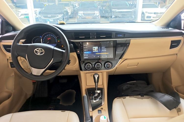Used Toyota Corolla 2014 1.6L CVT GL Center Console
