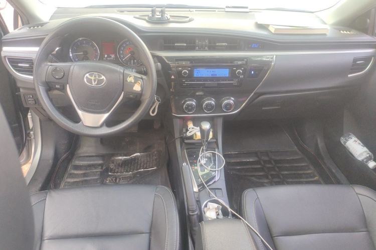 Used Toyota Corolla 2014 1.6L CVT GL-i Leather Edition Center Console