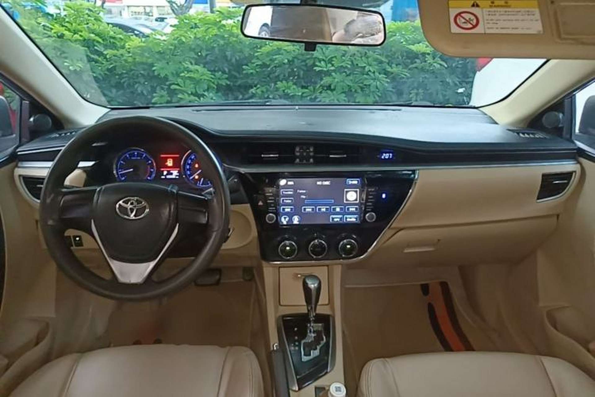 Used Toyota Corolla 2014 1.6L CVT GL-i Center Console