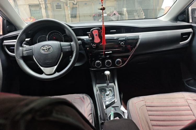 Used Toyota Corolla 2014 1.6L CVT GL Center Console