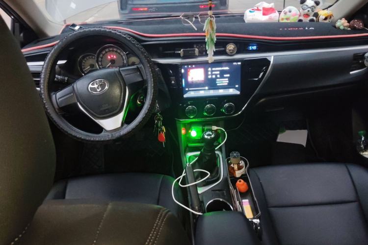 Used Toyota Corolla 2014 1.6L Manual GL Center Console