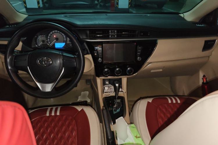 Used Toyota Corolla 2014 1.6L CVT GL Center Console